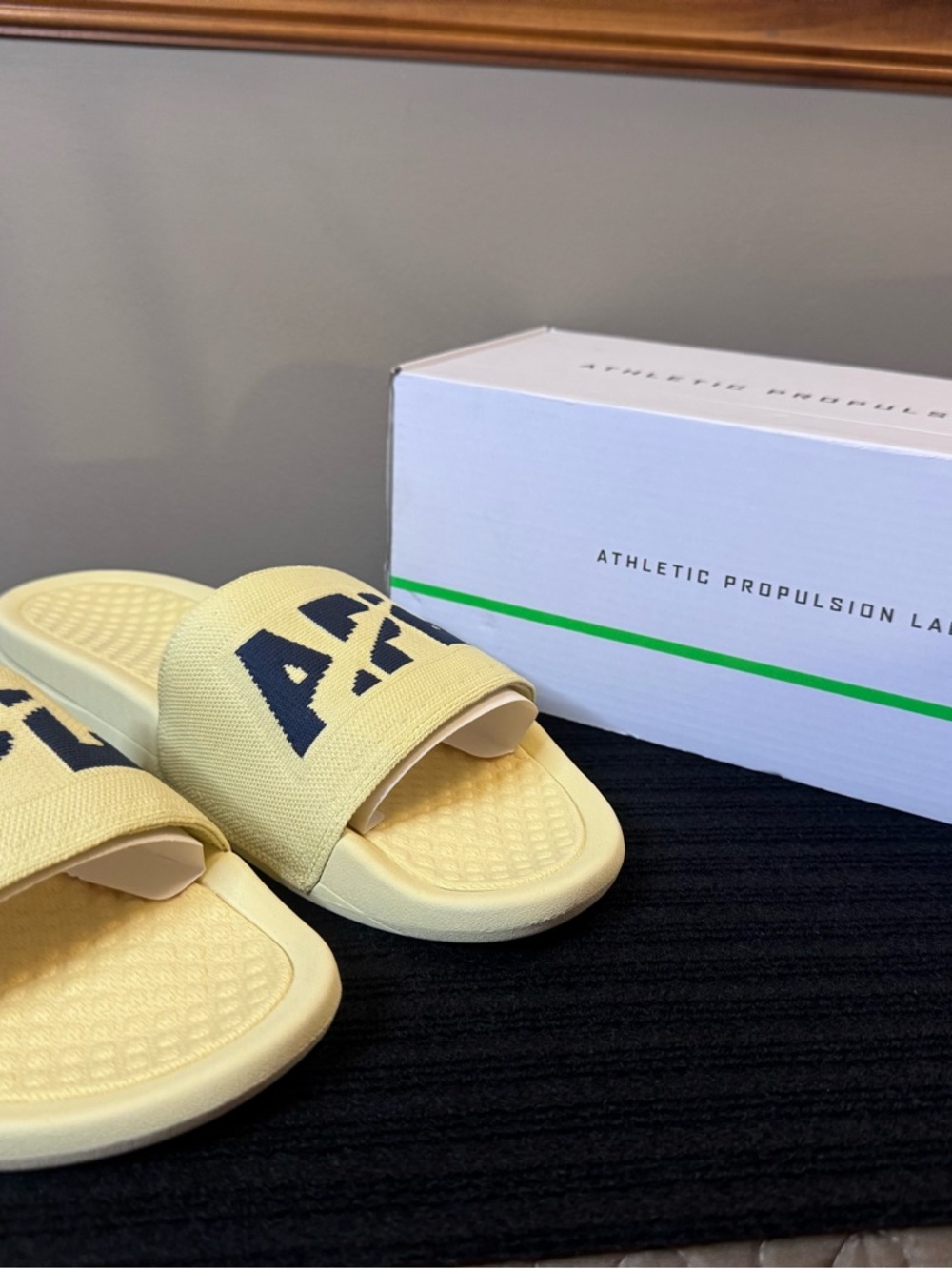 APL Techloom Side Men’s size 11 Beach Sandals - Brand new